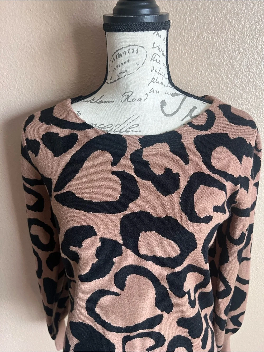 Rachel Zoe Heart Shape Romantic Leopard Print Pattern Long Sleeve  Sweater Sm